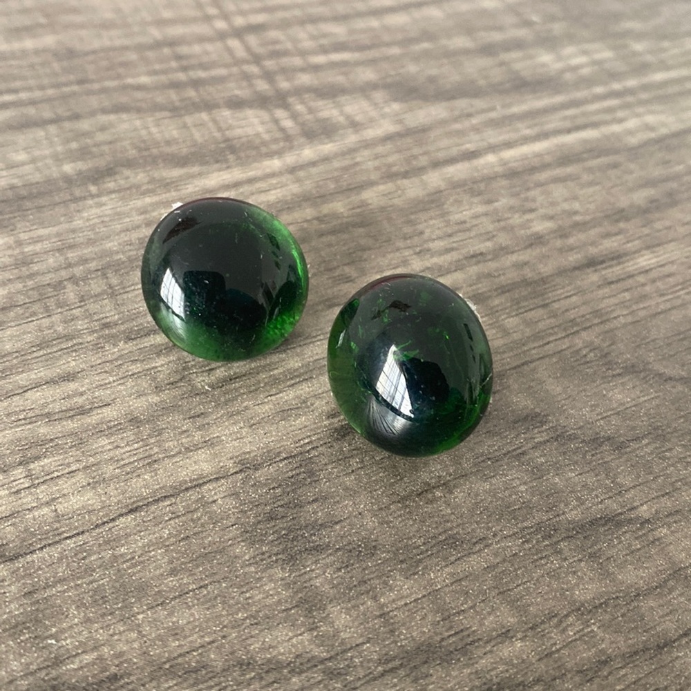 Glass marble stud earring!! PERFECT FOR THE HOLIDAY!!!💥💥💥